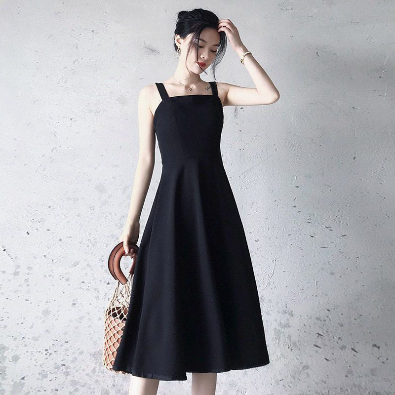 Three-dimensional Cut Black Dress SATINE Word Version