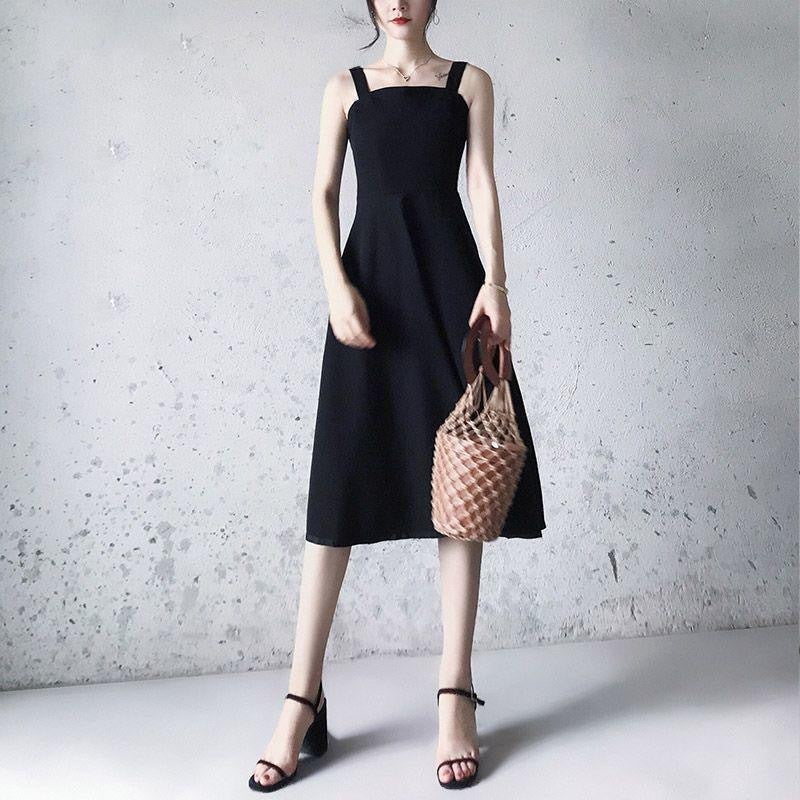 Three-dimensional Cut Black Dress SATINE Word Version